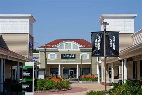 View an interactive 3D center map for Wrentham Village Premium Outlets® that provides point-to-point directions along with an offline mall map. 